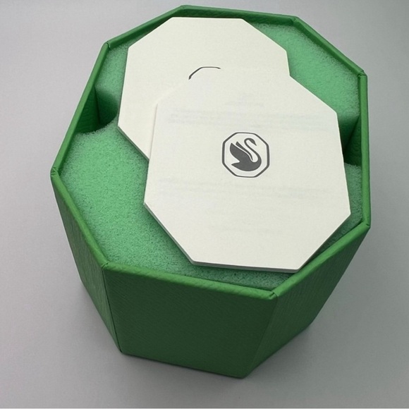 Swarovski Kris Bear “Skater Bear” Figurine – Retired 5619208 90"s Fun - Picture 9 of 10